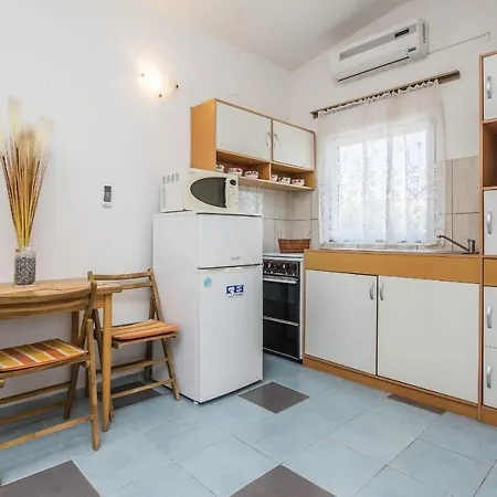 With Parking Space - 20233 Appartement Vir